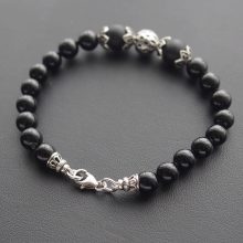 Fényes Ónix karkötő - Díszes ezüst elemekkel