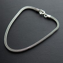 Szögletes Antikolt ezüst karlánc  - 2x2 mm 