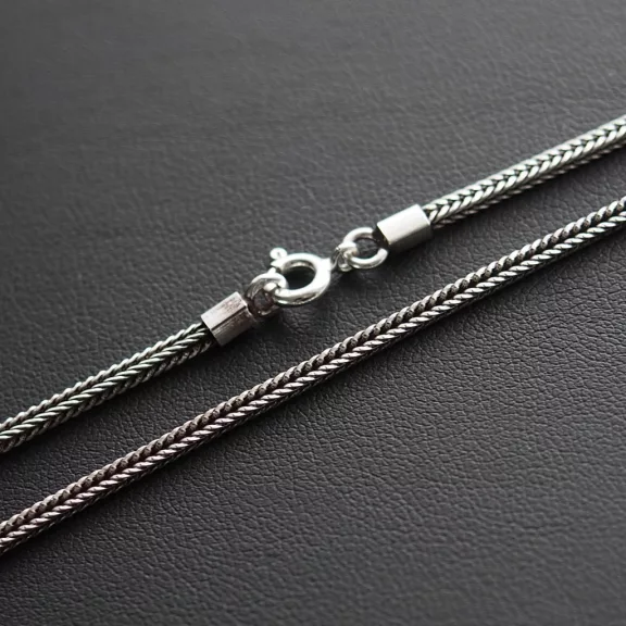 Szögletes Antikolt ezüst karlánc  - 2x2 mm 