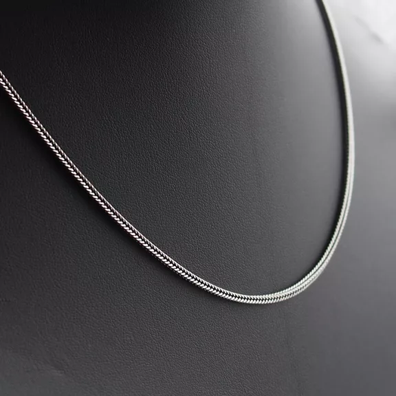 Szögletes Antikolt ezüst lánc  - 2x2 mm 